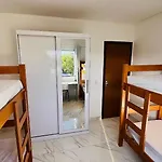 Apto 11 Com 2/4 Bairro Residencial Perto Da Praia